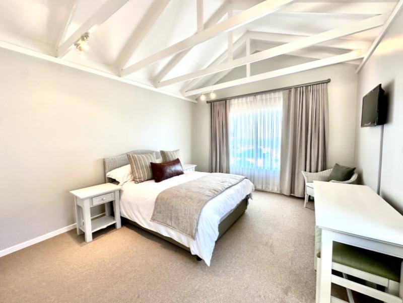 To Let 2 Bedroom Property for Rent in Pinnacle Point Golf Estate Western Cape